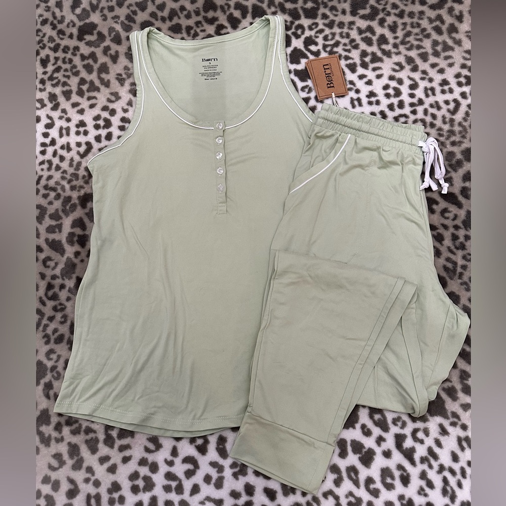 Born Sleepwear 2 Piece Tank Pants Set in Green Size Small